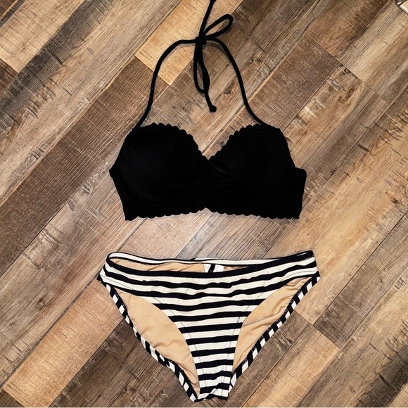 Victoria’s Secret Scallop Trim Black Bikini Top J. Crew Striped Bottoms XS 32B - Picture 1 of 8
